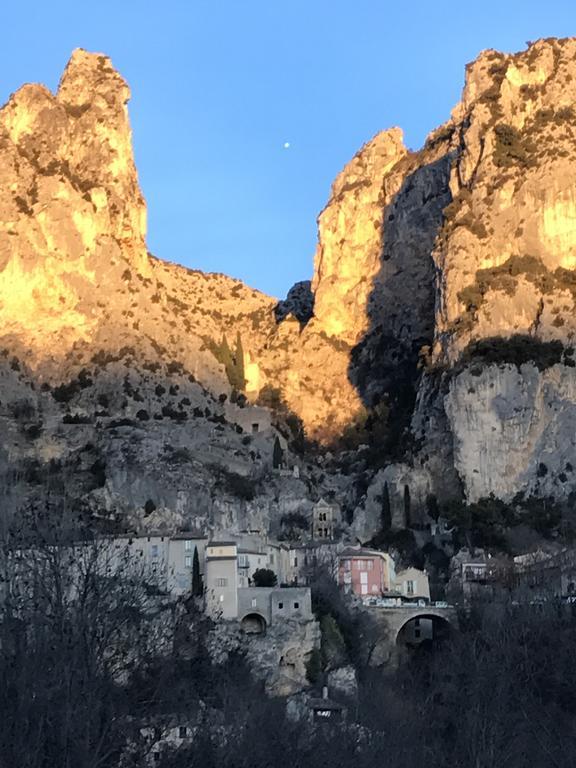 Hotel Particulier Des Lumieres Moustiers-Sainte-Marie Exterior foto